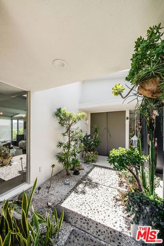 1331 Casiano Road, Los Angeles, CA 90049