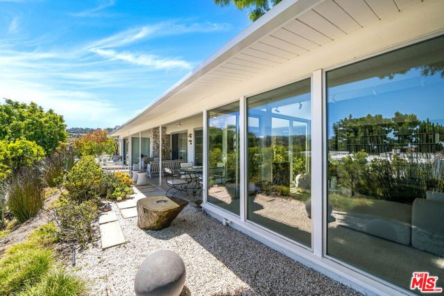 1331 Casiano Road, Los Angeles, CA 90049