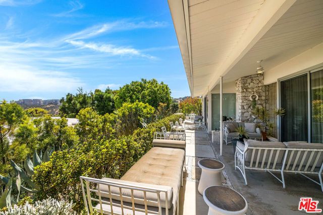 1331 Casiano Road, Los Angeles, CA 90049