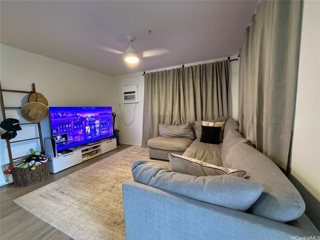 91-1013 Kamaaha Avenue 302, Kapolei, HI 96707