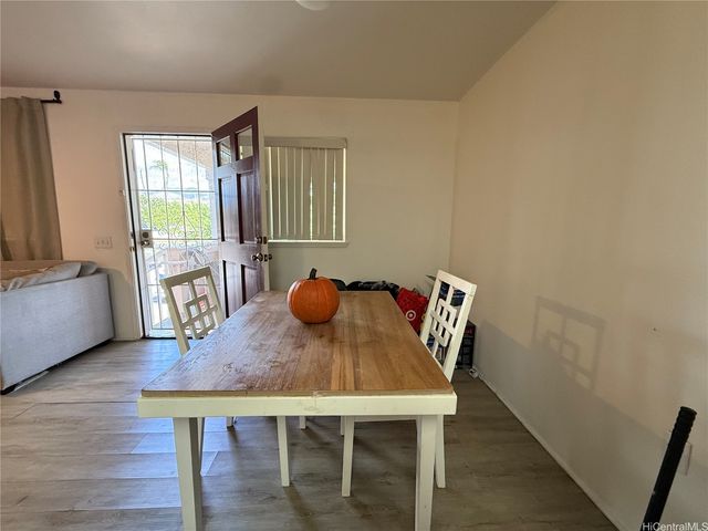 91-1013 Kamaaha Avenue 302, Kapolei, HI 96707