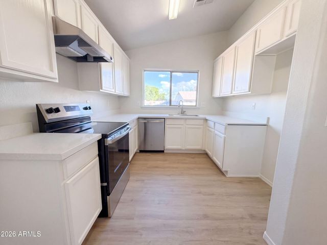 5910 N 78TH Drive, Glendale, AZ 85303