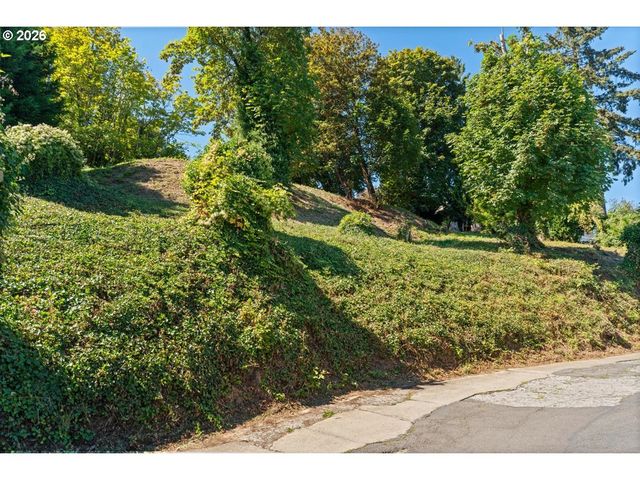 S FULTON PARK Blvd 6, Portland, OR 97219
