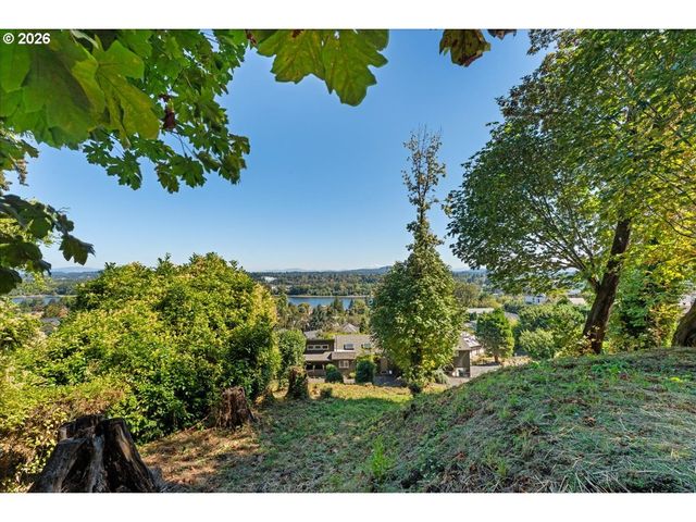 S FULTON PARK Blvd 6, Portland, OR 97219
