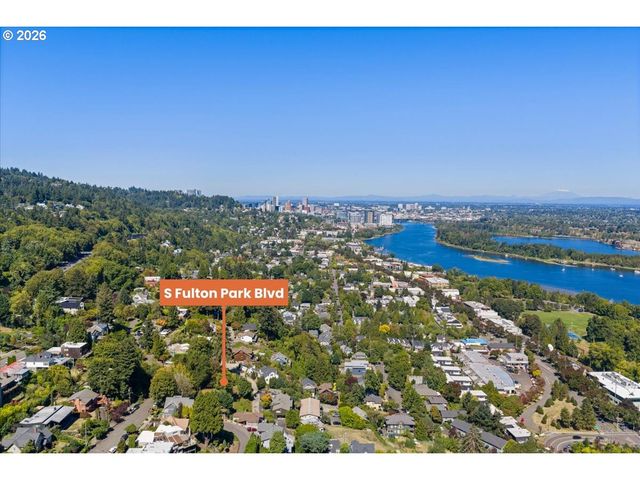 S FULTON PARK Blvd 6, Portland, OR 97219