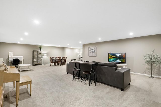 14728 River Hills Parkway, Dayton, MN 55327
