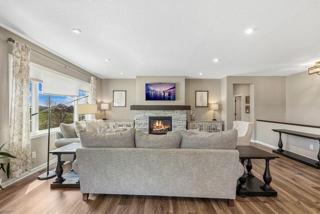 14728 River Hills Parkway, Dayton, MN 55327