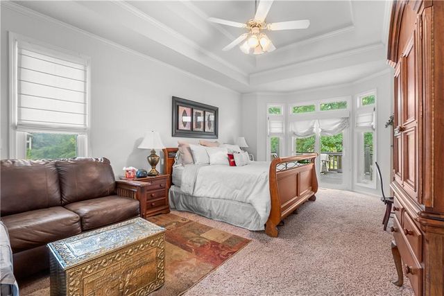 713 NE Plumbrook Place, Lee's Summit, MO 64064