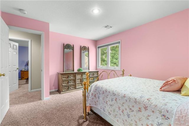 713 NE Plumbrook Place, Lee's Summit, MO 64064