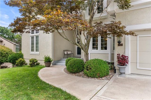 713 NE Plumbrook Place, Lee's Summit, MO 64064
