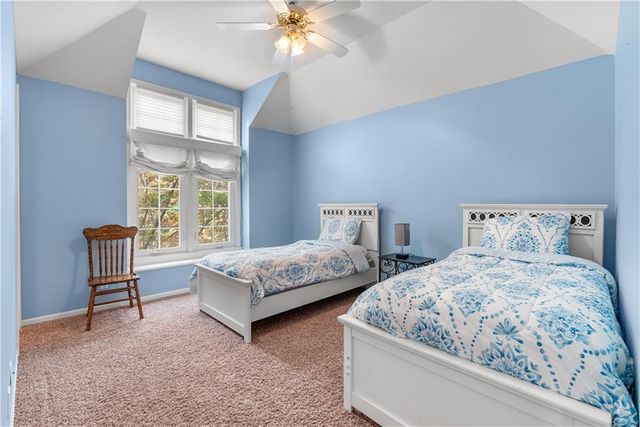 713 NE Plumbrook Place, Lee's Summit, MO 64064