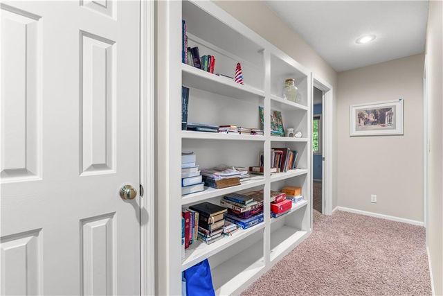 713 NE Plumbrook Place, Lee's Summit, MO 64064