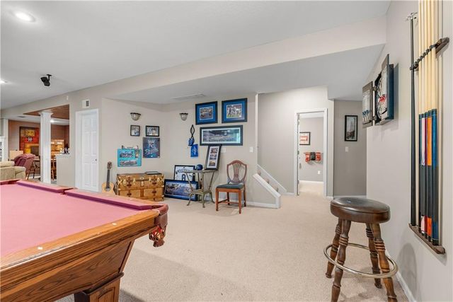 713 NE Plumbrook Place, Lee's Summit, MO 64064
