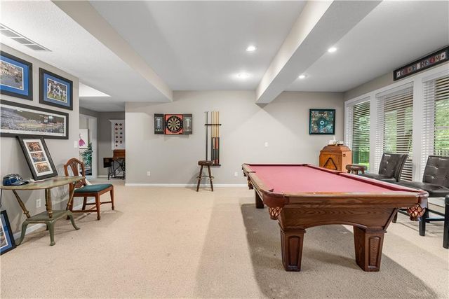 713 NE Plumbrook Place, Lee's Summit, MO 64064