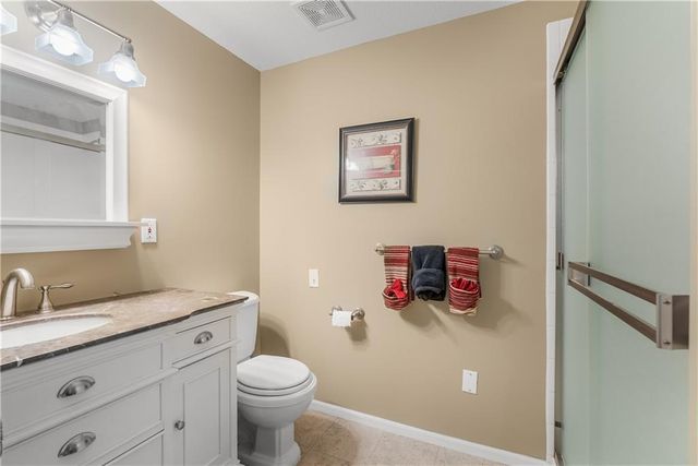 713 NE Plumbrook Place, Lee's Summit, MO 64064