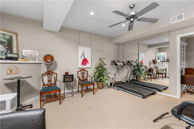 713 NE Plumbrook Place, Lee's Summit, MO 64064