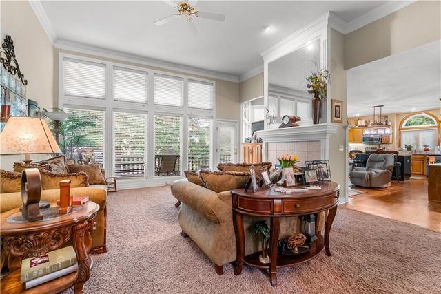 713 NE Plumbrook Place, Lee's Summit, MO 64064