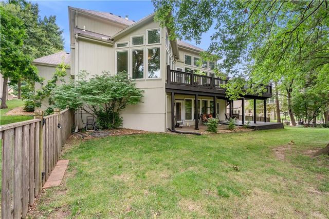 713 NE Plumbrook Place, Lee's Summit, MO 64064