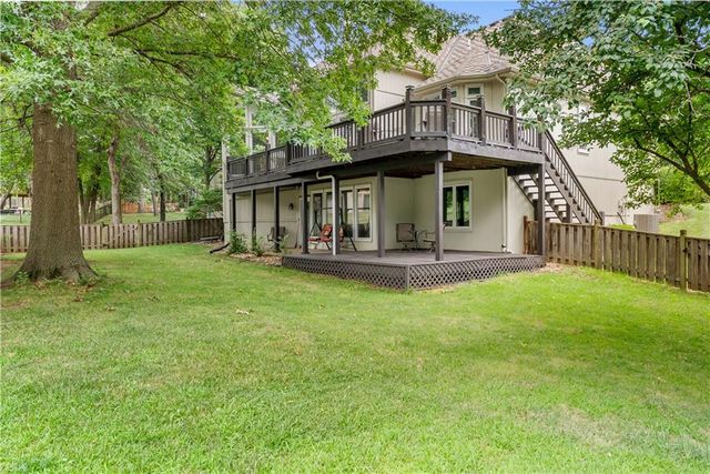 713 NE Plumbrook Place, Lee's Summit, MO 64064