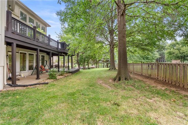 713 NE Plumbrook Place, Lee's Summit, MO 64064