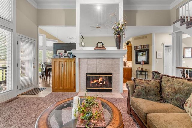 713 NE Plumbrook Place, Lee's Summit, MO 64064