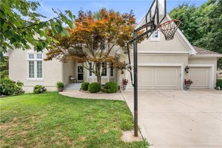 713 NE Plumbrook Place, Lee's Summit, MO 64064