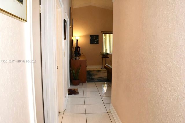 1231 SW 102nd Ave, Pembroke Pines, FL 33025