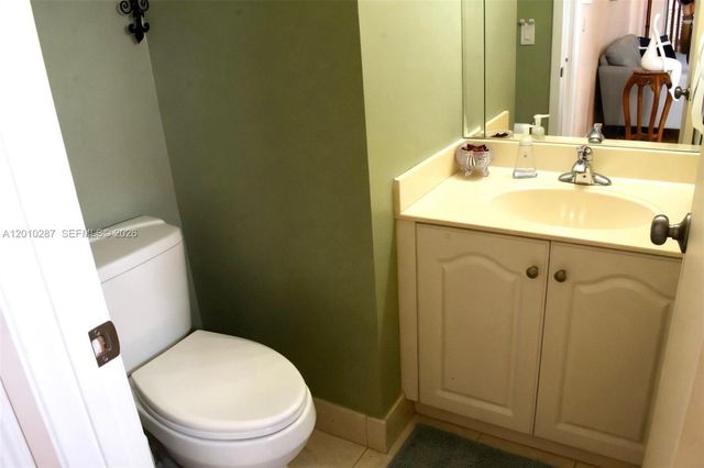 1231 SW 102nd Ave, Pembroke Pines, FL 33025