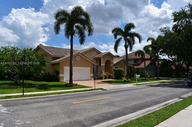 1231 SW 102nd Ave, Pembroke Pines, FL 33025