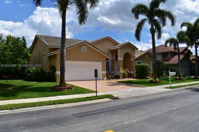 1231 SW 102nd Ave, Pembroke Pines, FL 33025