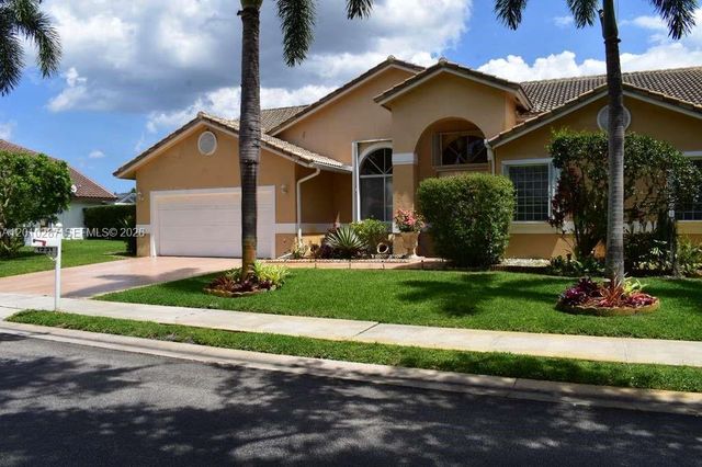 1231 SW 102nd Ave, Pembroke Pines, FL 33025