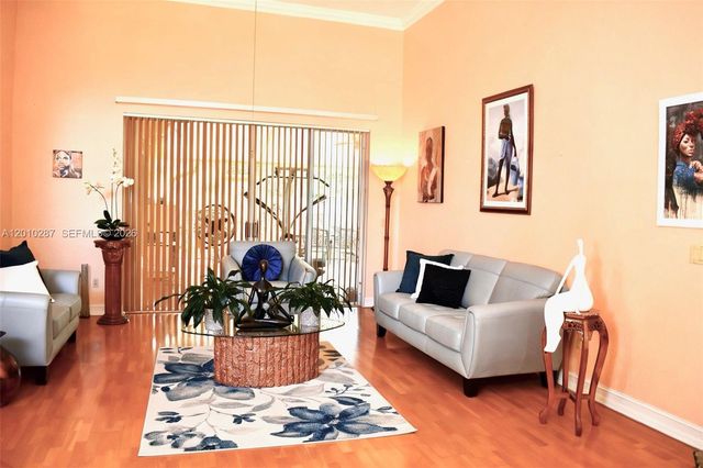 1231 SW 102nd Ave, Pembroke Pines, FL 33025