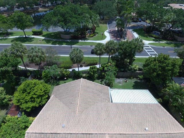 1231 SW 102nd Ave, Pembroke Pines, FL 33025