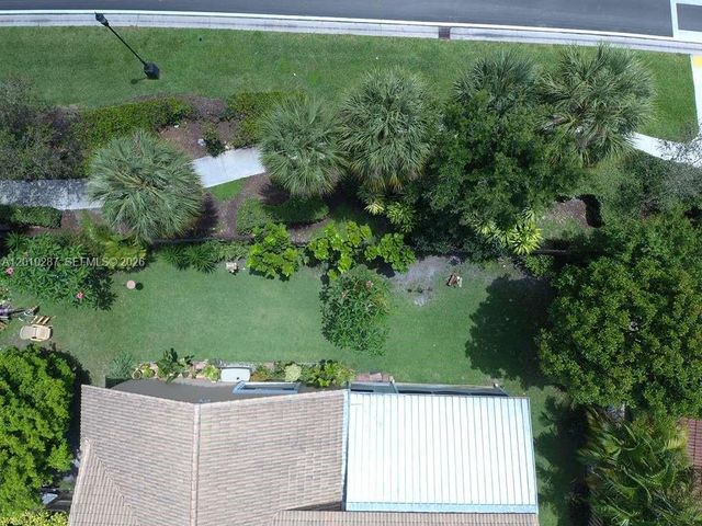 1231 SW 102nd Ave, Pembroke Pines, FL 33025