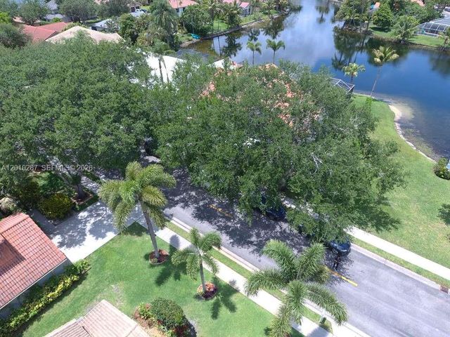 1231 SW 102nd Ave, Pembroke Pines, FL 33025