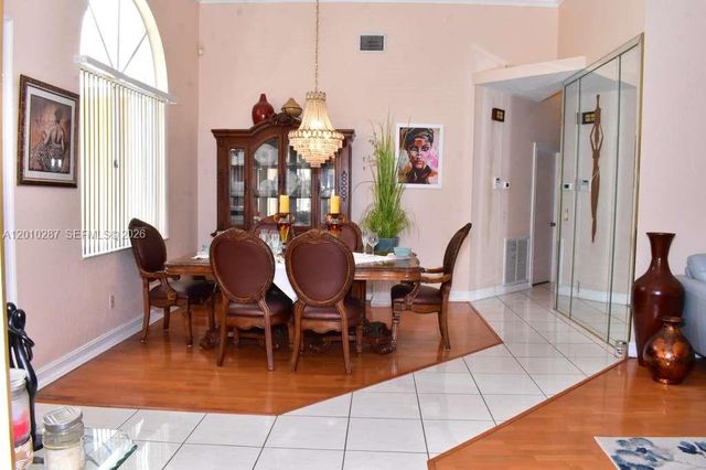 1231 SW 102nd Ave, Pembroke Pines, FL 33025