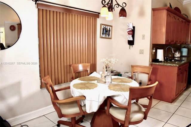 1231 SW 102nd Ave, Pembroke Pines, FL 33025