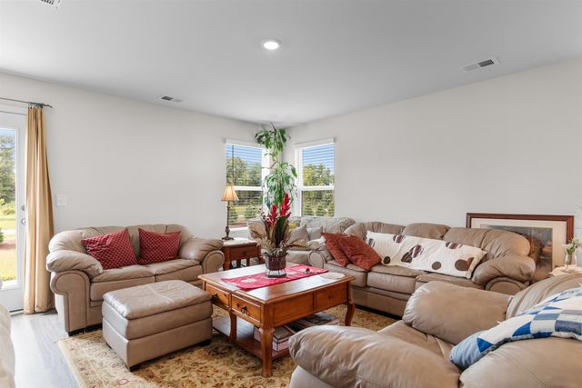 32 Cape Point Dr., Conway, SC 29527