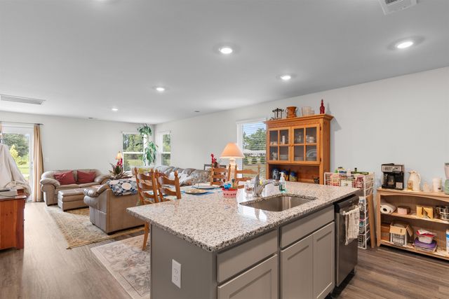 32 Cape Point Dr., Conway, SC 29527