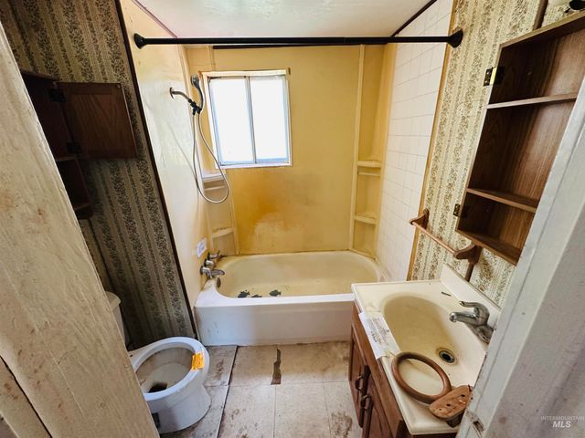 1250 SE 13th Ave, Ontario, OR 97914