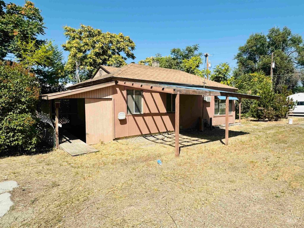 1250 SE 13th Ave, Ontario, OR 97914