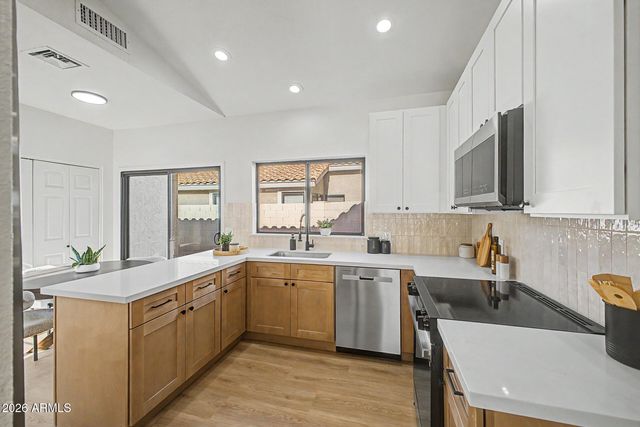 9751 W MCRAE Way, Peoria, AZ 85382