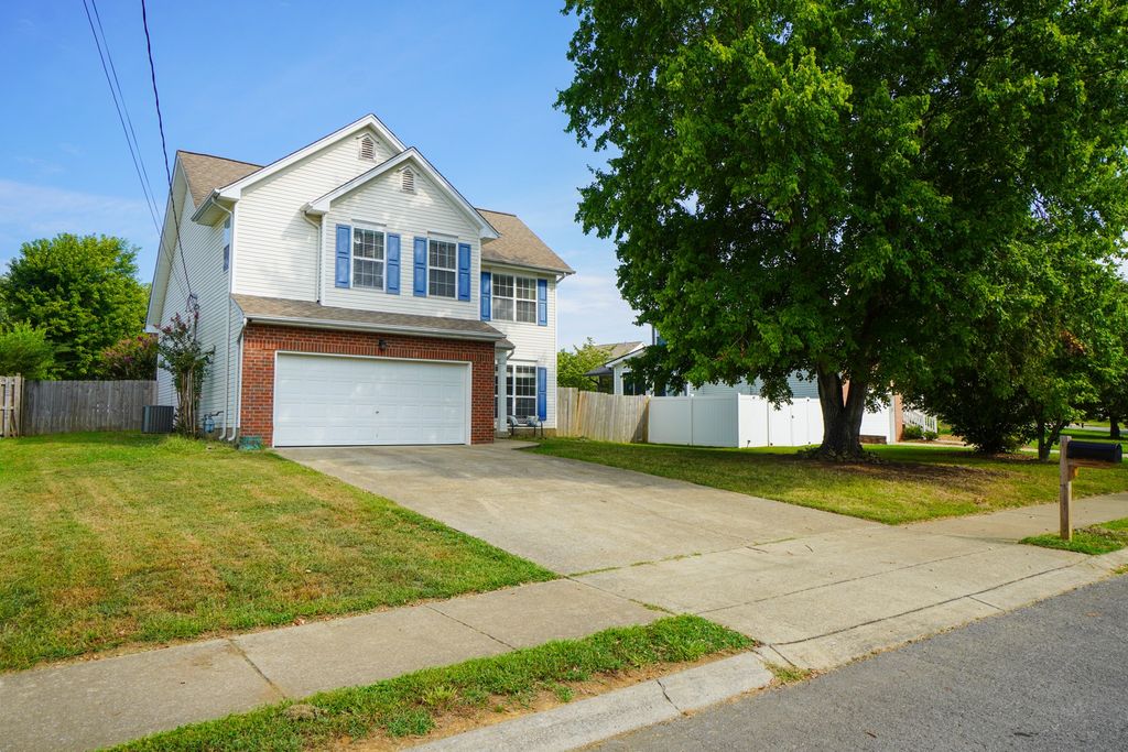 112 Deer Ridge Ln, Hendersonville, TN 37075