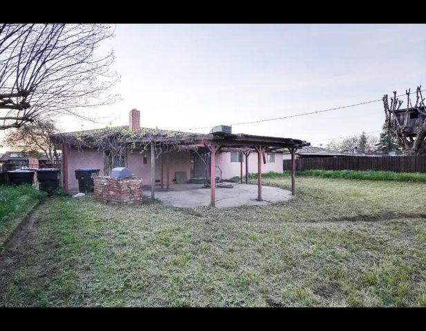 2244 S Church Street, Visalia, CA 93277