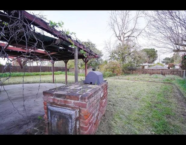 2244 S Church Street, Visalia, CA 93277