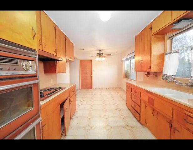 2244 S Church Street, Visalia, CA 93277