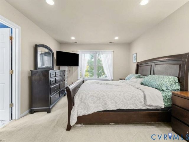 6507 Fairpines Rd, North Chesterfield, VA 23234
