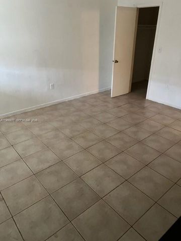 31 SW 8th Ct 1-2, Hallandale Beach, FL 33009
