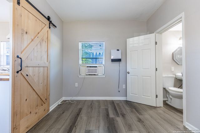 527 McKinley, San Antonio, TX 78210