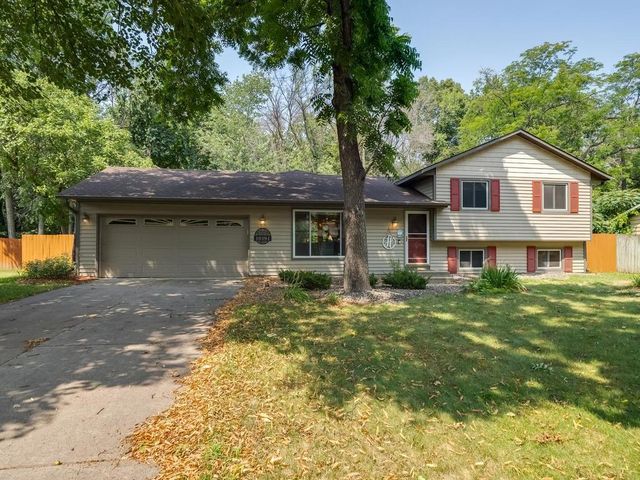 10494 106th Place N, Maple Grove, MN 55369